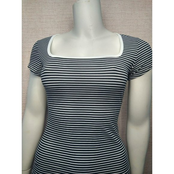 Cute Midi Striped Bodycon Dress with open back, super soft and Stretchy - Picture 4 of 10